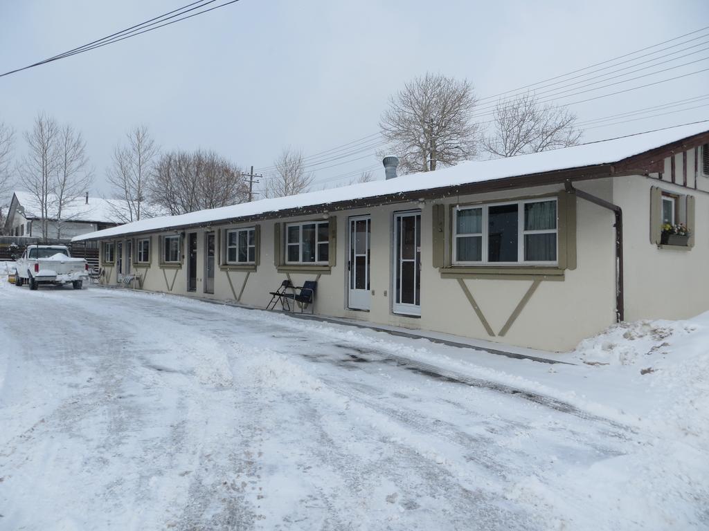 Old Country Motel Thunder Bay Exterior photo